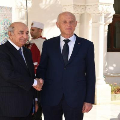 الرئيس التونسي يغادر الجزائر