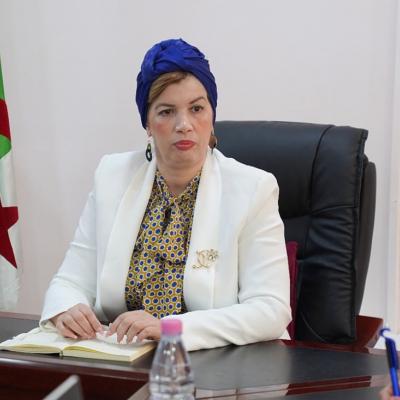 وزيرة الثقافة