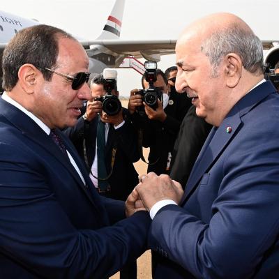 الرئيس تبون يستقبل الرئيس المصري 