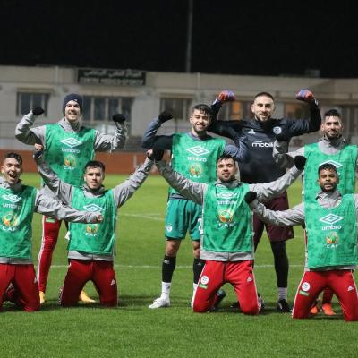 Equipe nationale de football des locaux