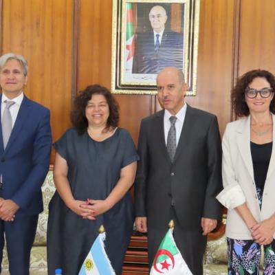 مباحثات لتطوير التعاون الصحي والصيدلاني الجزائري الأرجنتيني