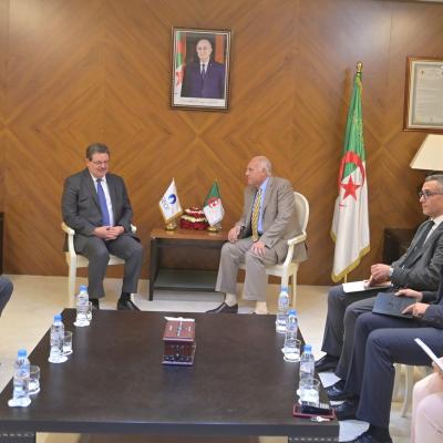 عطاف ورئيس المنتدى