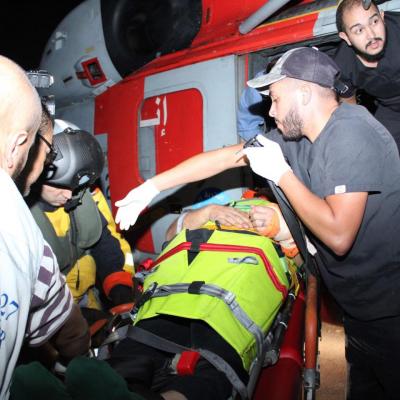 إجلاء صحي لبحار تركي تعرض لسقوط خطير 