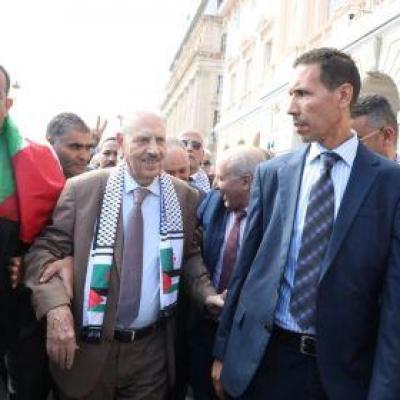 رئيس مجلس الأمة يشارك جموع الجزائريين في المسيرة الشعبية الداعمة للشعب  الفلسطيني 