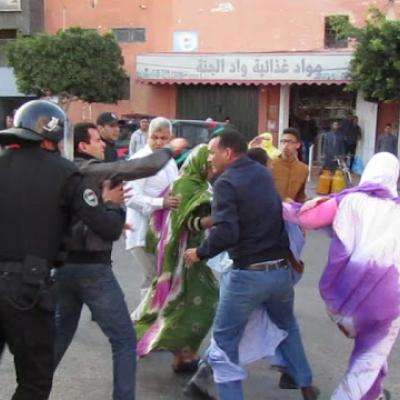 قمع مسيرة لمدافعين صحراويين عن حقوق الإنسان 