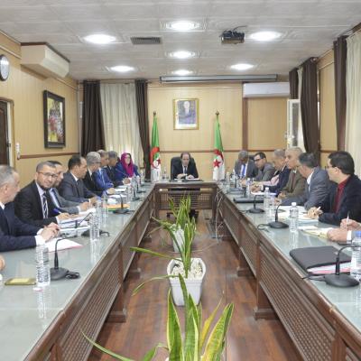 وزير التربية يدعو إلى التحلي بنفس العزم والحزم لاستكمال الأعمال المرتبطة بالثلاثي الثالث والتحضير للامتحانات الوطنية وزير التربية يدعو إلى التحلي بنفس العزم والحزم لاستكمال الأعمال المرتبطة بالثلاثي الثالث والتحضير للامتحانات الوطنية