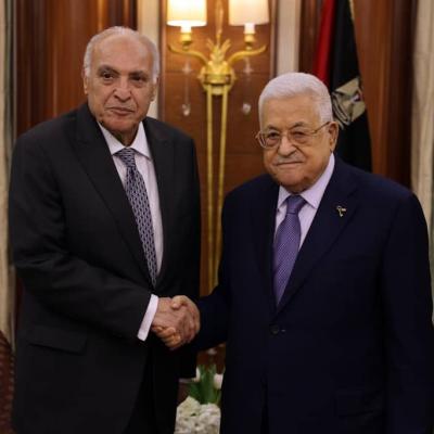 Ahmed Attaf reçu à Riyadh  par le président de l'autorité palestinienne Mahmoud Abbas