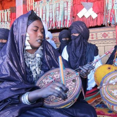 L'imzad, le violon joué seulement par les femmes touareg