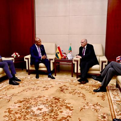 عطاف يجري محادثات ثنائية مع نظرائه الأفارقة 