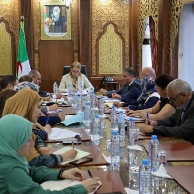 تنصيب اللجنة الوزارية المكلفة بتحضير الطبعة الـ 26 للصالون الدولي للصناعة التقليدية