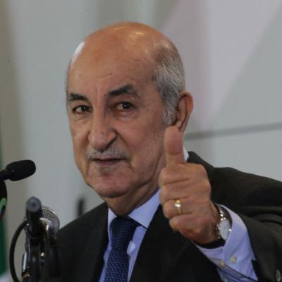 الرئيس يهنئ