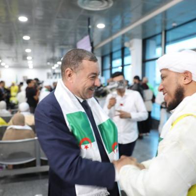 انطلاق أول رحلة إلى البقاع المقدسة