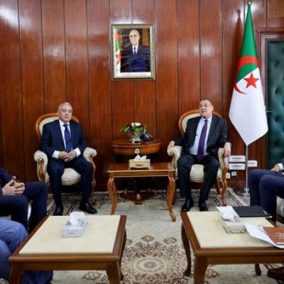 مراد يشرف على تنصيب كل من الأمين العام و رئيس ديوان الوزارة 