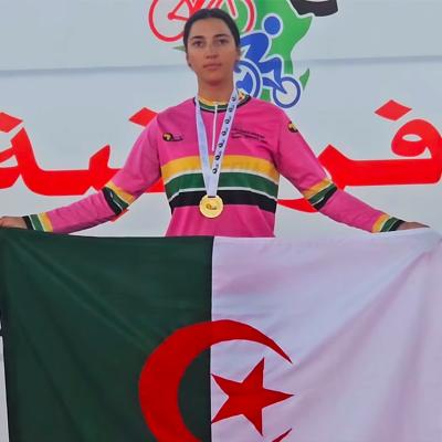 Nesrine Houili en Or au Caire