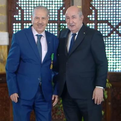 رئيس الجمهورية يكرم المجاهد صالح قوجيل 