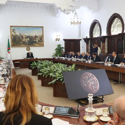 مجلس الوزراء