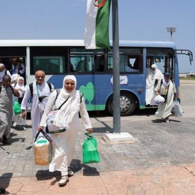 عنابة: عودة أول فوج من الحجاج عبر مطار رابح بيطاط الدولي 