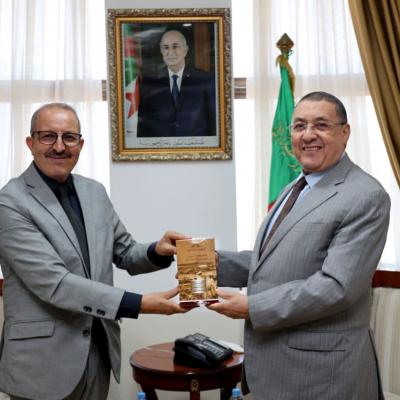 السيد مراد يستقبل المخرج السعيد عولمي السيد مراد يستقبل المخرج السعيد عولمي