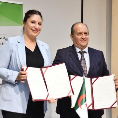 توقيع اتفاقية بين وزارتي البيئة والصناعة لدعم التحول نحو اقتصاد أخضر ومستدام توقيع اتفاقية بين وزارتي البيئة والصناعة لدعم التحول نحو اقتصاد أخضر ومستدام
