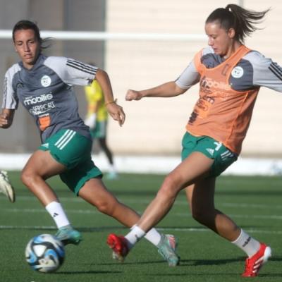 L'équipe féminine de football