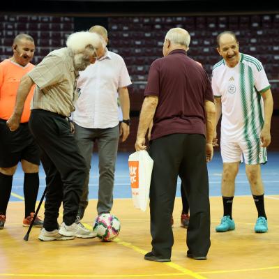 Mohamed Maouche donne le coup d'envoi du match