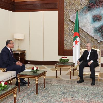 Le président de la République reçoit l'ambassadeur de la République arabe d'Egypte en Algérie