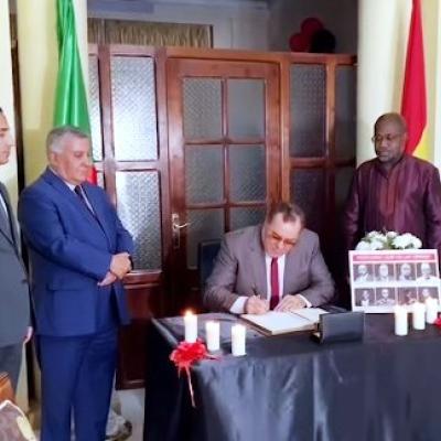 وفاة مسؤولين سامين في تحطم مروحية بجمهورية غانا: وزير الاتصال يوقع على سجل التعازي