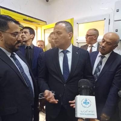 وزير البريد