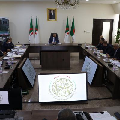 اجتماع عمل لضبط البرنامج المقترح في مشروع قانون المالية 2026 /وزارة/