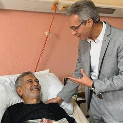 وزير الثقافة يزور الفنان صالح أوقروت