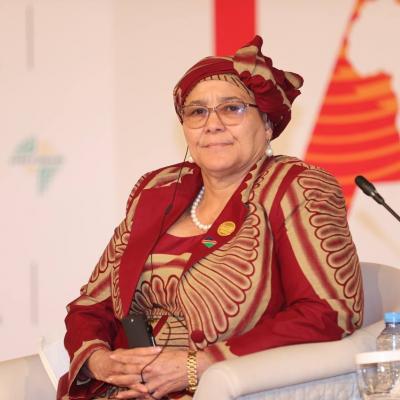 نائبة الرئيسة الناميبية لوشيا ويتبوا