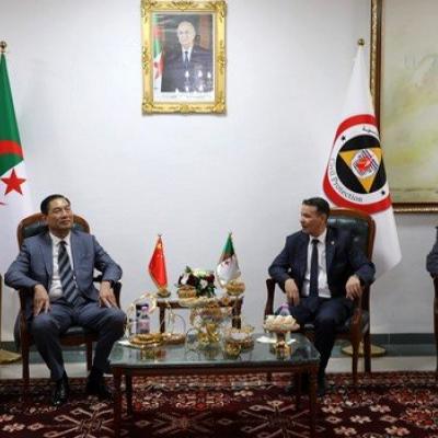 وفد من وزارة تسيير الطوارئ لجمهورية الصين الشعبية في زيارة للجزائر