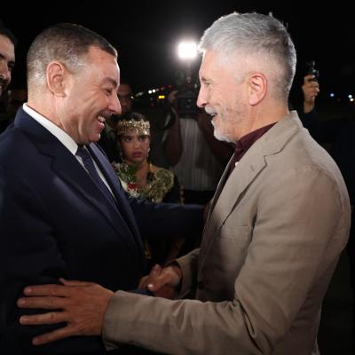 وزير الداخلية الإسباني يبدأ زيارة عمل إلى الجزائر 