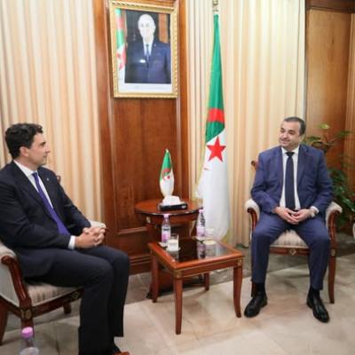 عرقاب يستقبل الرئيس التنفيذي لشركة "بوناتي" الإيطالية عرقاب يستقبل الرئيس التنفيذي لشركة "بوناتي" الإيطالية