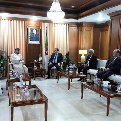 عرقاب يستقبل سفير سلطنة عمان