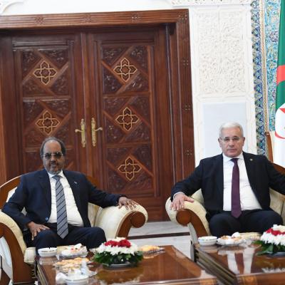 الرئيس الصومالي يحل بالجزائر في زيارة رسمية 
