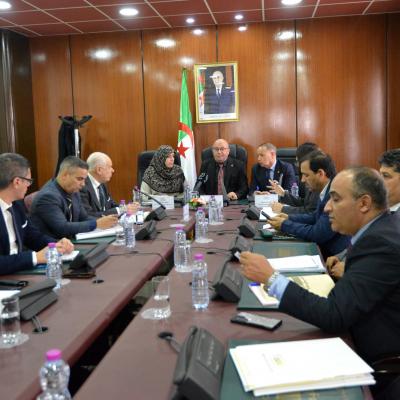 لجنة الشؤون القانونية تواصل دراسة مشروع القانون  الأساسي للقضاء 