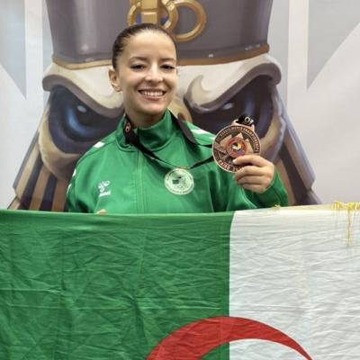Louiza Abouriche avec sa belle médaille de bronze