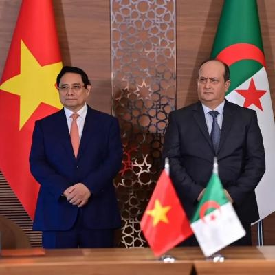 سيفي غريب ونظيره الفيتنامي 