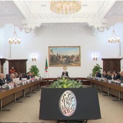 رئيس الجمهورية يسدي توجيهاته ليكون مشروع قانون المرور صارما في تحميل  المسؤوليات للأطراف المعنية