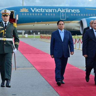 رئيس وزراء جمهورية فيتنام الاشتراكية يحل بالجزائر في زيارة رسمية 