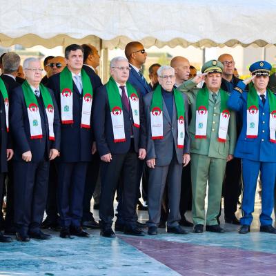 ذكرى مظاهرات 11 ديسمبر1960 : رفع العلم الوطني بساحة المقاومة بالجزائر  العاصمة