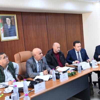 المجلس الشعبي الوطني: لجنة النقل تستمع إلى ممثلين عن وزارتي الداخلية والعدل  و الدرك الوطني حول مشروع قانون المرور