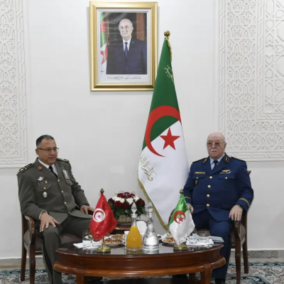 الأمين العام لوزارة الدفاع الوطني يستقبل رئيس أركان جيش البر التونسي