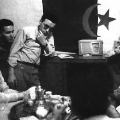 الاذاعة السرية