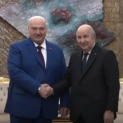 رئيس الجمهورية يتحادث مع نظيره البيلاروسي