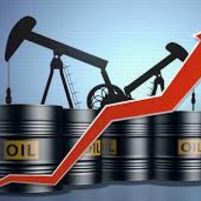 أسعار النفط تحقق أكبر ارتفاع أسبوعي منذ أكتوبر الماضي