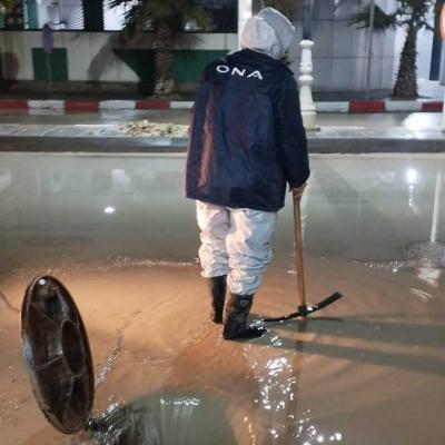 Intempéries : les services des travaux publics poursuivent leurs interventions à travers plusieurs wilayas du pays 