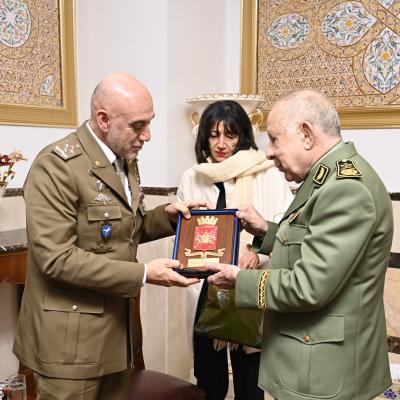 رئيس أركان الجيش البري الإيطالي الفريق مازيلو كارمين 