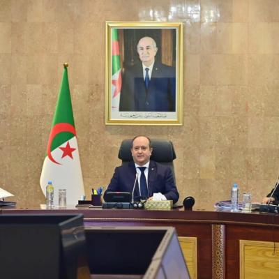 الوزير الأول سيفي غريب يترأس اجتماعًا للحكومة لدراسة مشاريع استراتيجية تشمل البنية التحتية، الأمن الغذائي، وتمكين الشباب